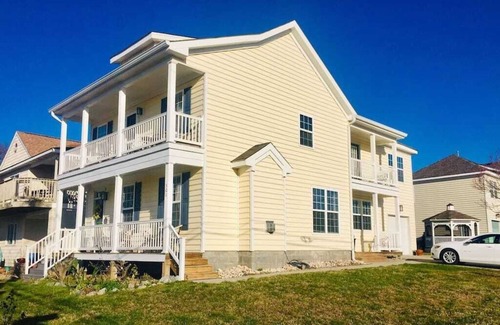 Dam Neck House | UPSCALE Ideal location 4 beach vacay! H20 views!