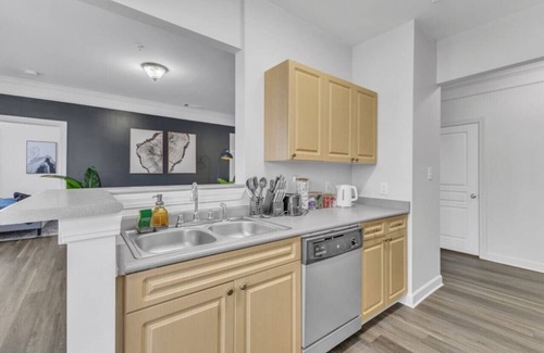 Southwest Raleigh Apartment | Upscale King 2BR Suite—Mins to Downtown Raleigh!
