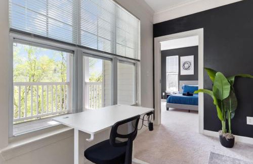 Cary Apartment | Upscale King 2BR Suite Mins Downtown Raleigh