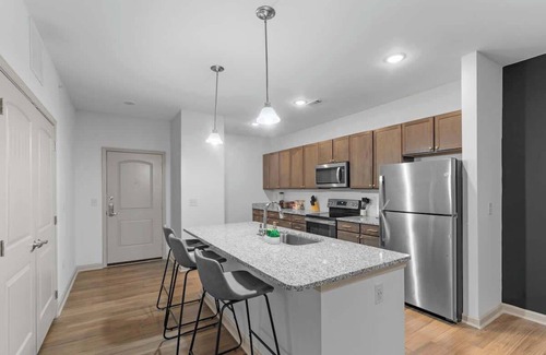 Charlotte Apartment | Upscale King 3BR Suite to Uptown Charlotte!