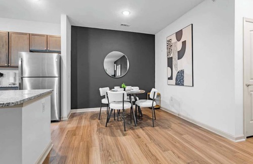 Charlotte Apartment | Upscale King 3BR Suite to Uptown Charlotte!