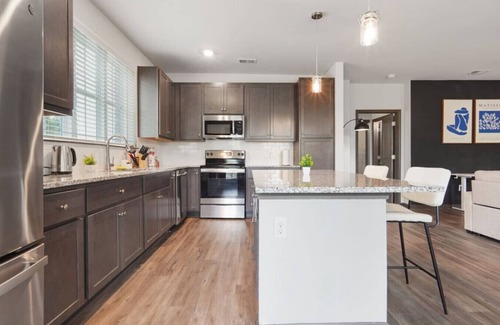North Raleigh Apartment | Upscale King 5 Bed Suite—in North Raleigh!