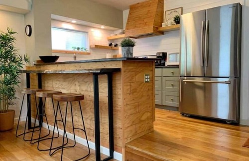 Coram House | Upscale lodging next to Glacier NP North fork unit