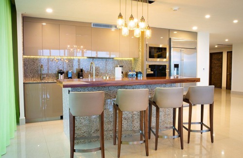 Cancun Apartment | Upscale Luxurious 3 Bedroom Penthouse Loft with All-Inclusive Option