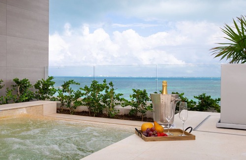 Cancun Apartment | Upscale Luxurious 3 Bedroom Penthouse Loft with All-Inclusive Option