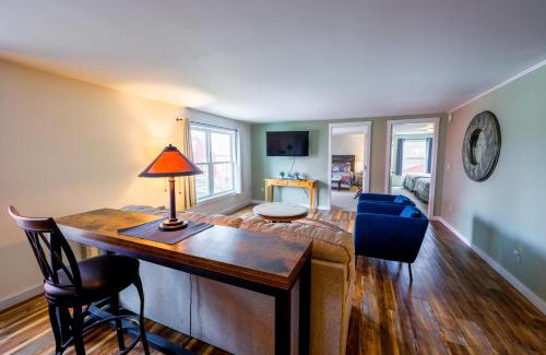 Greenville Apartment | Upscale Moosehead lake Suite downtown Greenville
