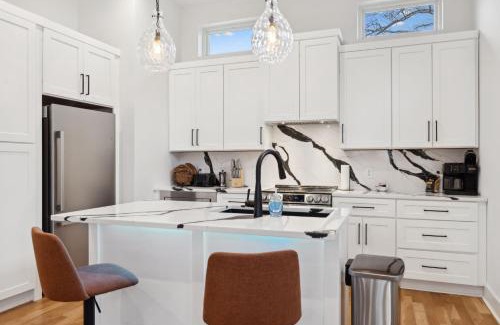 Haynes Area House | Upscale Multi-Level Home Rooftop & Game Room Fun