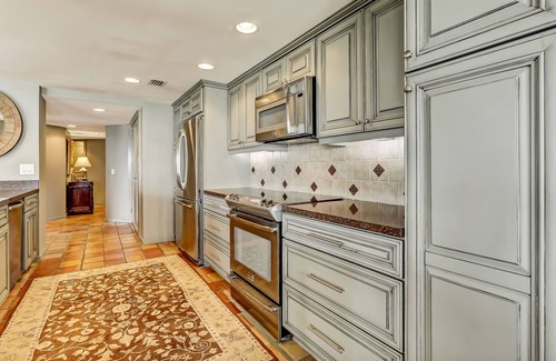 Fernandina Beach Apartment | Upscale, newly furnished, single level end unit, with 180 degree view
