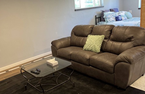 Old Southwest House | Upscale Old NW 1 bedroom guest house.