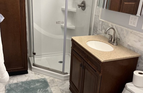Old Southwest House | Upscale Old NW 1 bedroom guest house.