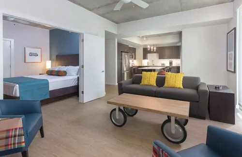Civic District Resort | Upscale One Bedroom Suite in the Heart of Austin!