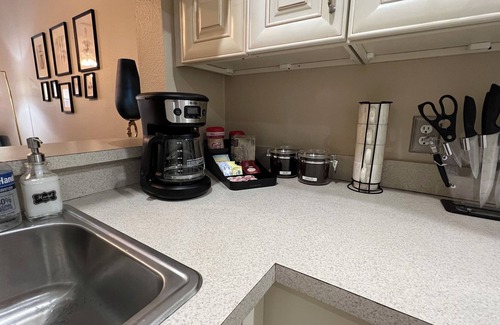 New Tampa House | Upscale: POOL, KING Bed, Long Stay by Tampa Palms