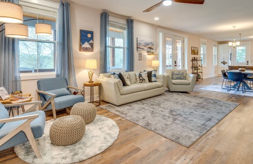 Vein Mountain House | Upscale Rutherfordton Vacation Rental with Hot Tub