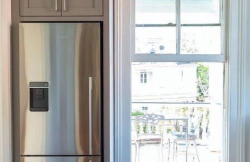 Downtown Charleston Apartment | Upscale Stylish 2b/2b Downtown near Upper King St.