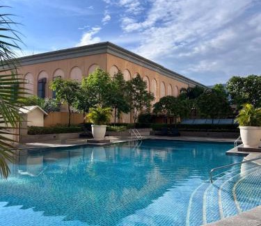 Pinagsama Apartment | Upscale Stylish Suite Near BGC and View of Venice Grand Canal Mall