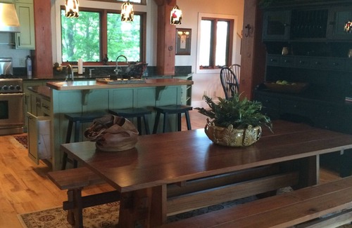 Franklin Cabin | Upscale Timber Frame Lodge with Amazing Mountain Views