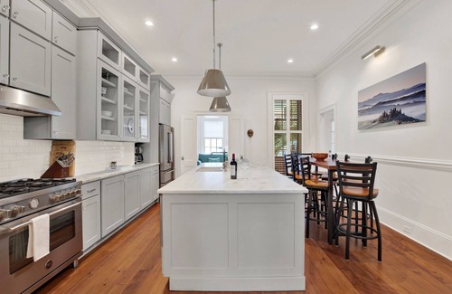Savannah Victorian District House | Upscale Townhome Savannah, Steps to Forsyth Park, sleeps 7