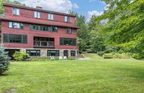 Stowe Area House | Upscale Vermont Condo off of Mountain Rd