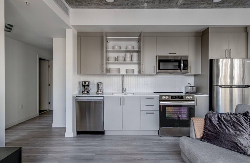 Edgewater Apartment | Upscale Wynwood 2BR w/Sauna, W/D & Roof Pool, nr Shops, by Blueground