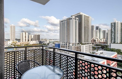 Edgewater Apartment | Upscale Wynwood 2BR w/Sauna, W/D & Roof Pool, nr Shops, by Blueground