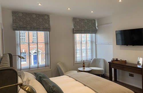 Barbourne House | Upstairs at 33