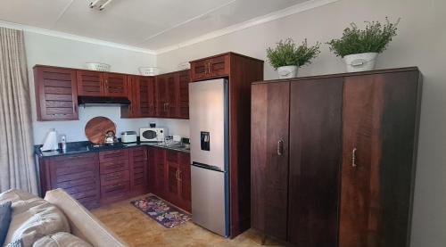 White River Apartment | Upstairs R-1 Self-Catering Unit