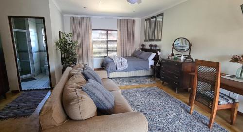 White River Apartment | Upstairs R-1 Self-Catering Unit