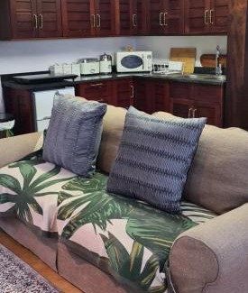 White River Apartment | Upstairs R-1 Self-Catering Unit