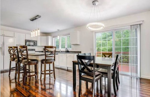 Jeffersonville Apartment | Upstairs unit- sleeps 4- minutes to Smugglers Notch Ski resort!