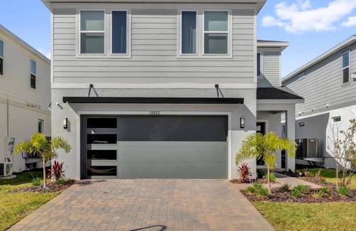 Four Corners House | Upstay Family Home w Cinema Pool BBQ Clermont