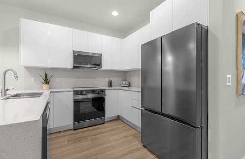 Four Corners Apartment | Upstay - Modern Family Townhome With Pool