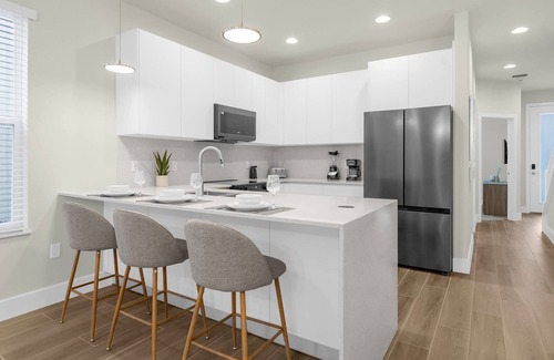 Four Corners Apartment | Upstay - Modern Family Townhome With Pool