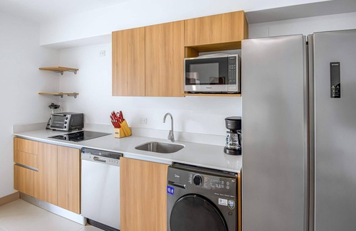 Barrio Santa Lucia Apartment | Upstay - New Condo in Jaco - 5 Mins From Beach