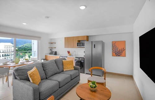 Barrio Santa Lucia Apartment | Upstay - New Condo in Jaco - 5 Mins From Beach