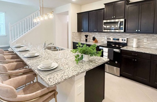 Four Corners Apartment | Upstay Theme Rooms and Arcade Games Plus Private Pool
