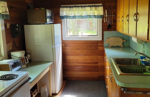 Lincolnville Cottage | "Uptacamp" feel, true Maine style Camp