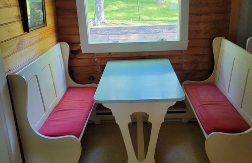 Lincolnville Cottage | "Uptacamp" feel, true Maine style Camp