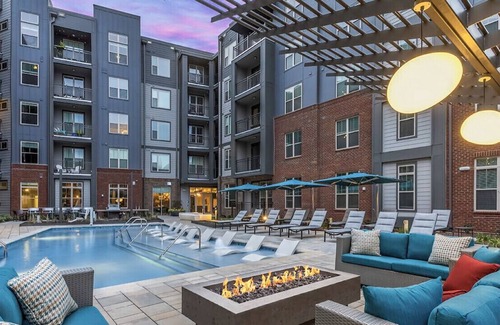 Wesley Heights Apartment | Uptown 1bdr Queen bed Free Wifi and Parking