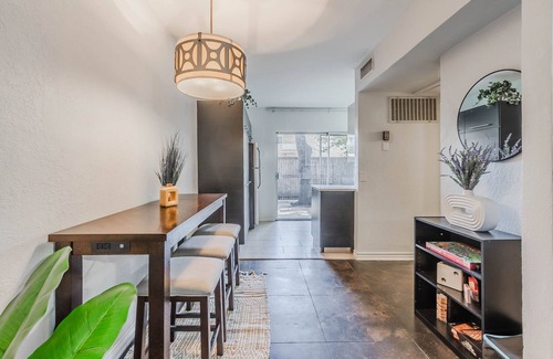 Turtle Creek House | Uptown Dallas Getaway Retreat