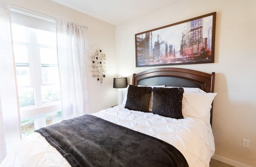 Kingfield Apartment | Uptown Gem🔹Fast WiFi🔹In-Unit W/D🔹Keurig+Coffee