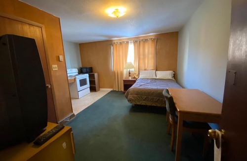 Estevan Hotel | Uptown Motel
