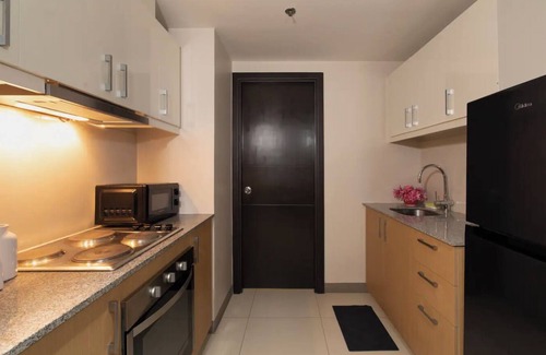 Bonifacio Global City Apartment | Uptown Park Suites Tower 1