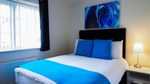 Walsall Apartment | UR City Pad - Regent Wharf
