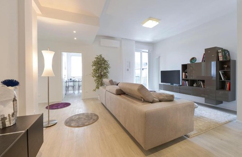 San Donato Apartment | UR-NEST Vestri - Golden Suite