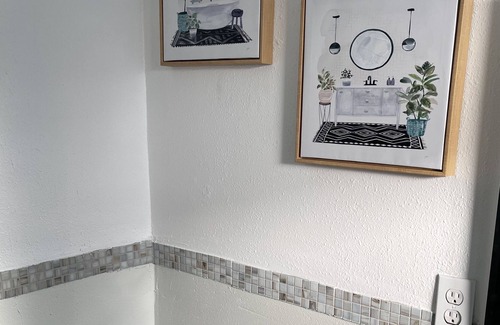 South Montebello Apartment | Urban 2bd King Suite near fwy/hospitals/DTLA/parks
