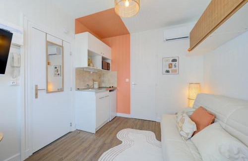 La Fuye-Velpeau Apartment | Urban - 800 m Gare- Hyper center - WiFi - Climatisé