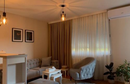 Kraljevo Apartment | Urban Apartman-privatan parking-