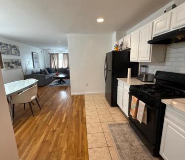 Jersey City Apartment | Urban beautiful home Jersey City 15 mins from NYC 15 mins from Newark airport