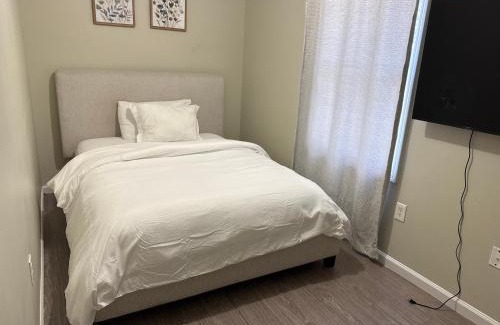 Jersey City Apartment | Urban beautiful home Jersey City 15 mins from NYC 15 mins from Newark airport