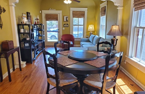 East Ybor House | Urban Bungalow . Close to EVERYTHING!